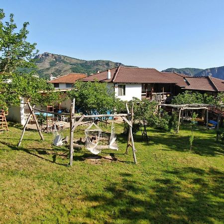 Старото гнездо Hotel Маджарово Екстериор снимка
